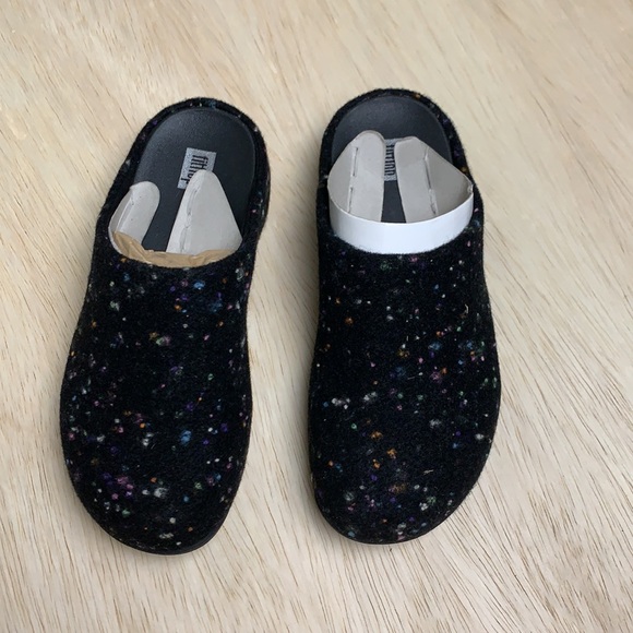 tan sandals with small heel